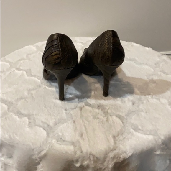 SHOES - Picture 4 of 4